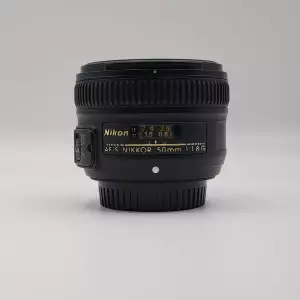 لنز نیکون 50mm 1.8G دست دوم